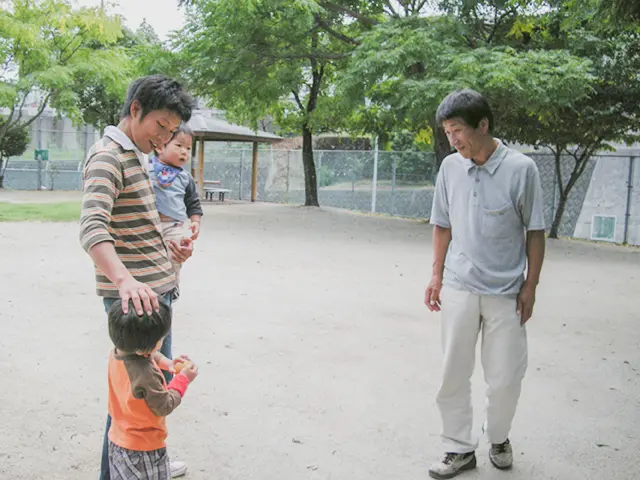 ほぼ真っ白に近い部分とほぼ真っ黒に近い部分がない写真の例